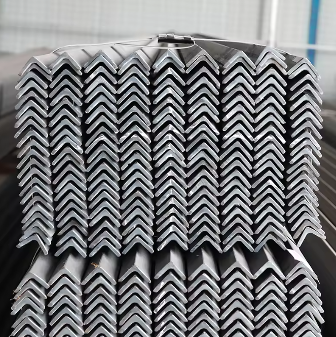 Прямо с завода Уголок из горячеоцинкованной стали 50 x 50 x 5 мм