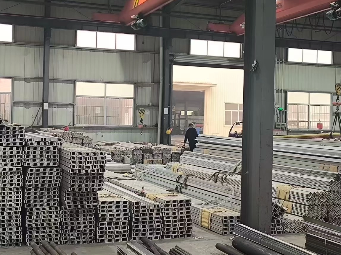 Высококачественные профили из углеродистой стали | Поставщик двутавровых и двутавровых балок, уголков и каналов