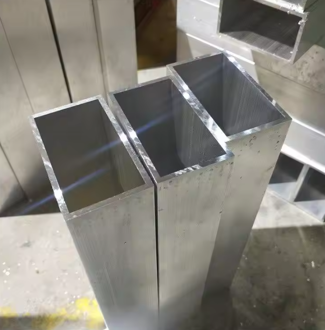Прямоугольная алюминиевая труба 1060 5052 6061 Квадратная алюминиевая труба