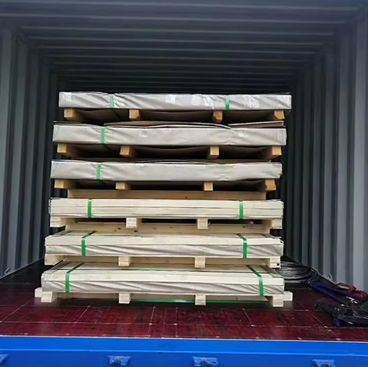 Лист из нержавеющей стали 304 Mirror Gold — цена декоративной панели Inox для дизайна стен и лифтов