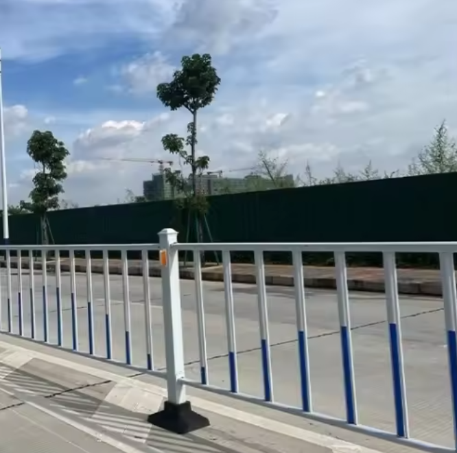Загородка безопасности дорожного движения ограждения дороги цинка стальная для пользы города & общины
