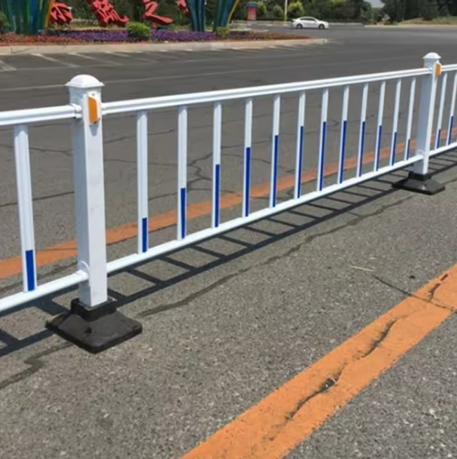 Ограждение муниципального дорожного центра по предотвращению столкновений для разделения движения