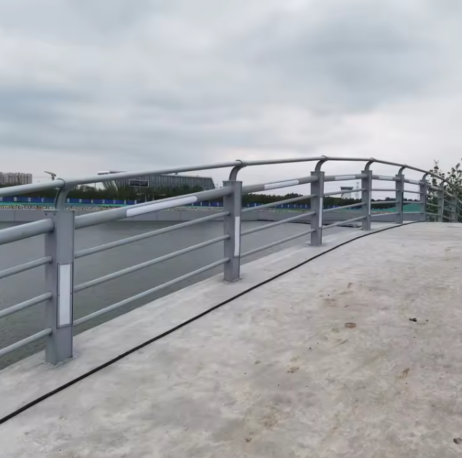 Ограждение для предотвращения столкновений из нержавеющей стали для дорог и мостов